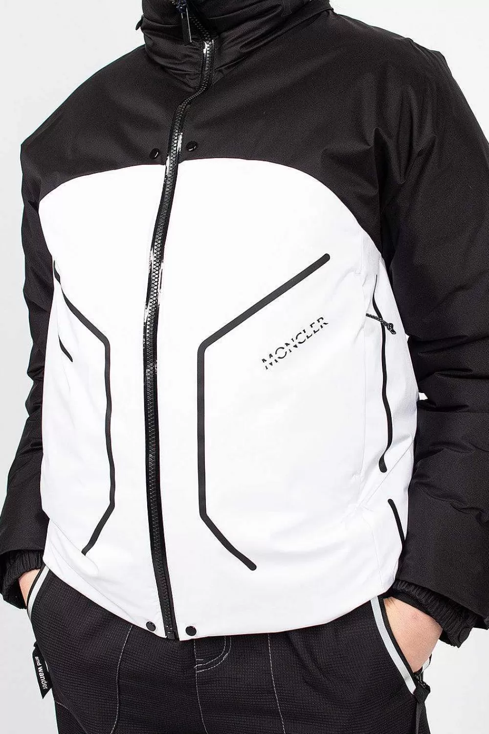 Moncler Barbat Down Jacket Black/White | Outerwear