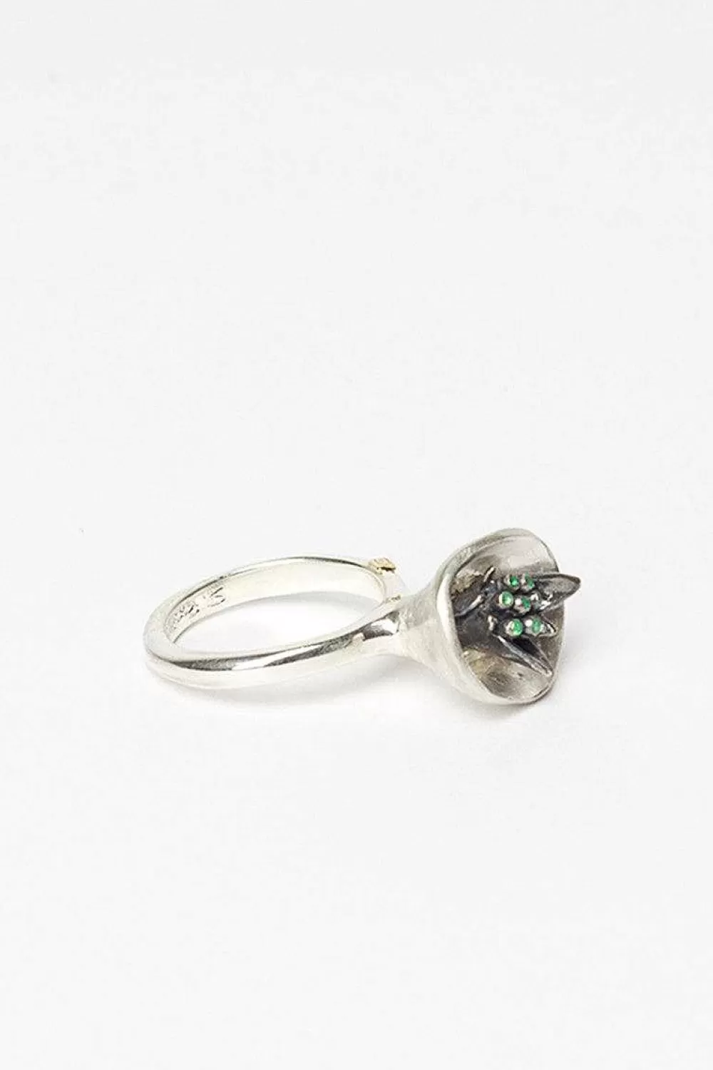 Rosa Maria Mallow Emerald Ring | Rings