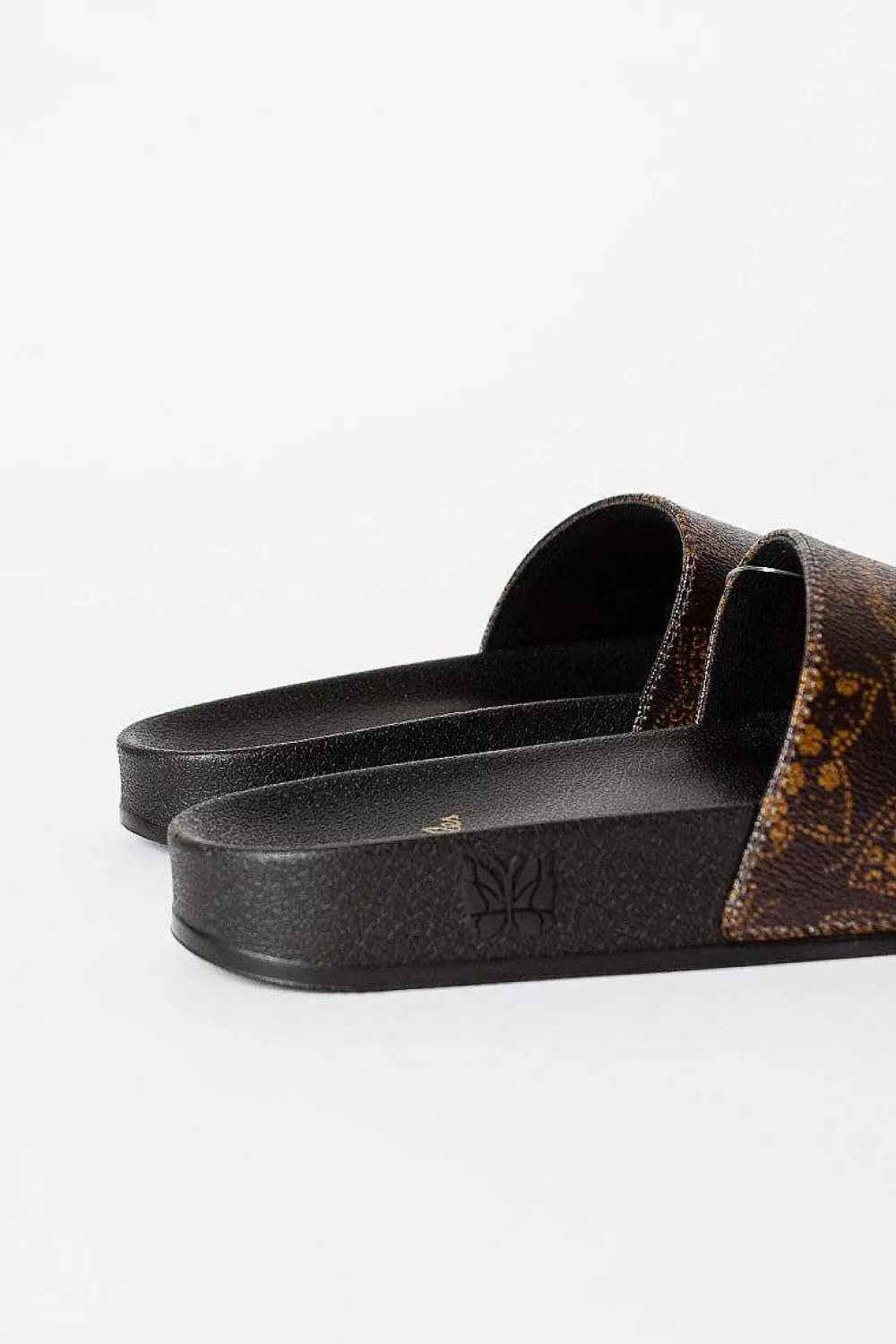 Needles Papillon Shower Slide Black/Brown | Shoes